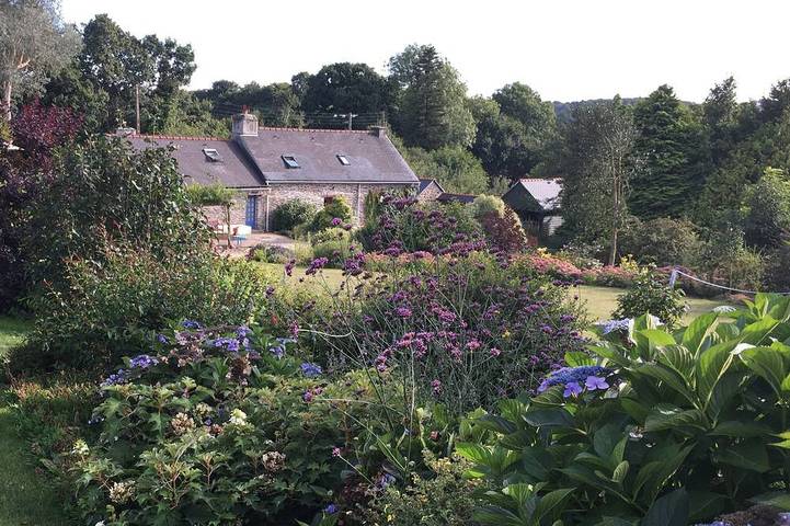 Location de vacances pour 6 personnes, avec jardin à Saint-Thois