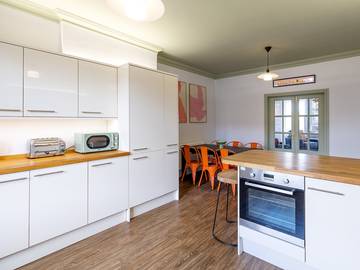 Glamping for 9 People in Bath, The Cotswolds, Photo 4