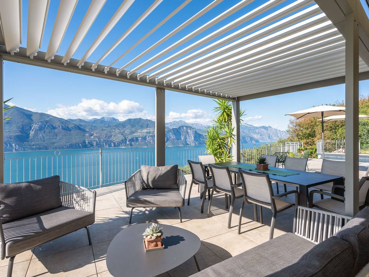 Alleinstehende Villa mit Pool und Traumaussicht in Brenzone, Montagnes autour du lac de Garde