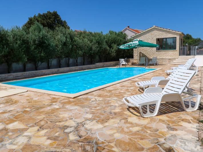 Location de vacances pour 5 personnes, avec terrasse et jardin, animaux acceptés à Rogoznica - 3