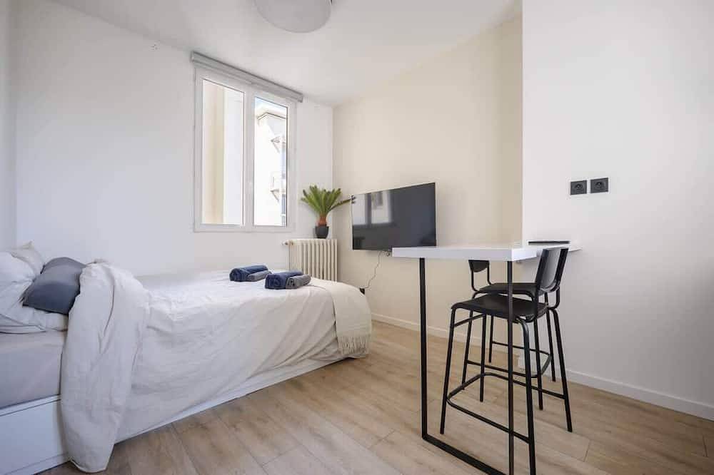 Entire apartment, Renovated Studio walking distance to Paris in Montrouge, Hauts-de-Seine