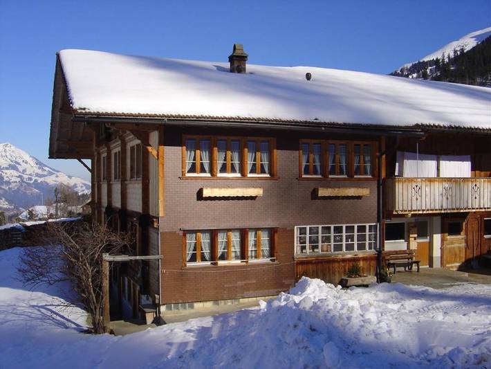 Ferienwohnung für 11 Personen, mit Balkon und Ausblick im Berner Oberland - 2