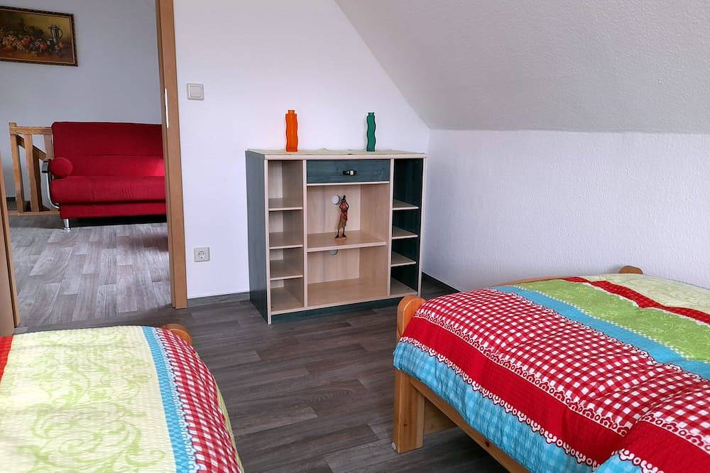 Ganze Wohnung, Ferienwohnung zum Rosenhof in Alt Schwerin, Plauer See