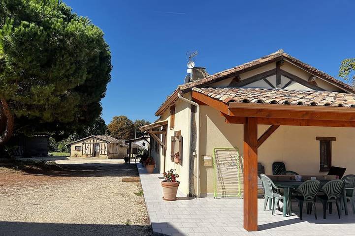 Gîte pour 4 personnes, animaux acceptés à Cavarc