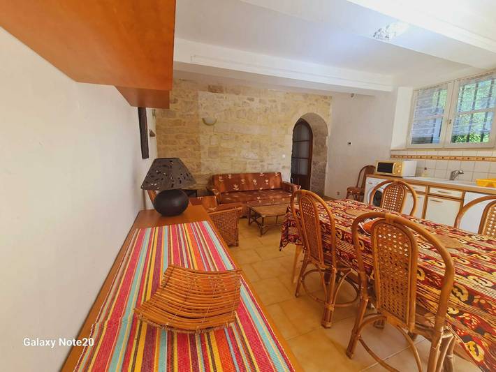 Gîte pour 6 personnes, avec terrasse à Uzès - 4