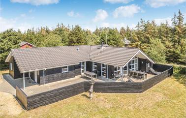 Ferienhaus für 10 Personen, mit Sauna und Terrasse sowie Whirlpool in Tirpitz Museum (Oksby)