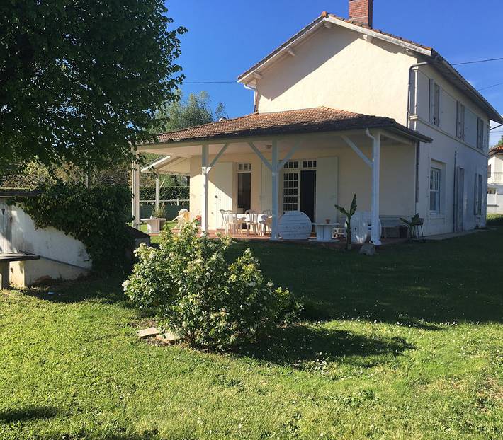 Gîte pour 10 personnes, avec terrasse et jardin - 1