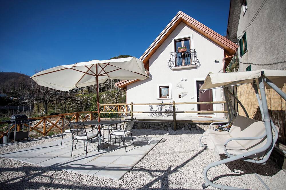Großmutter Olgas kleines Haus: Ihr Chalet für Erholung und Privatsphäre. in Pianillo, Agerola
