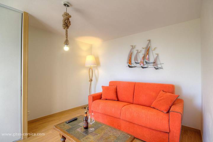 Gîte pour 4 personnes, avec Terrasse et Vue à Brando - 4