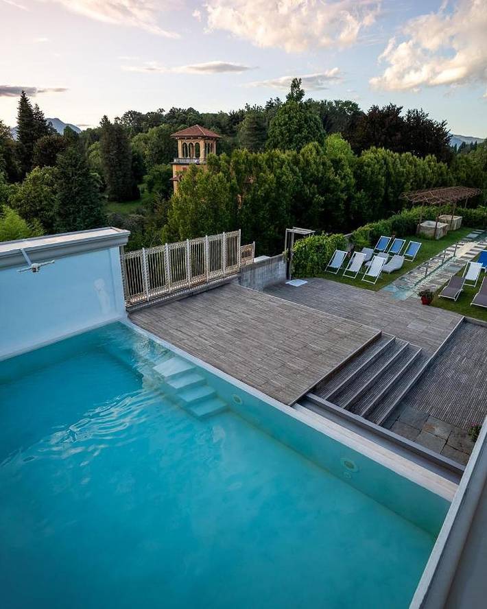 Hôtel pour 2 personnes, avec Jacuzzi ainsi que Jardin et Piscine à Induno Olona