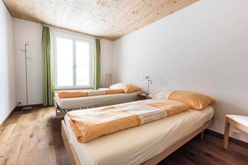 Ganze Wohnung, Ferienhaus Isla, (Nufenen) in Rheinwald, Hinterrhein