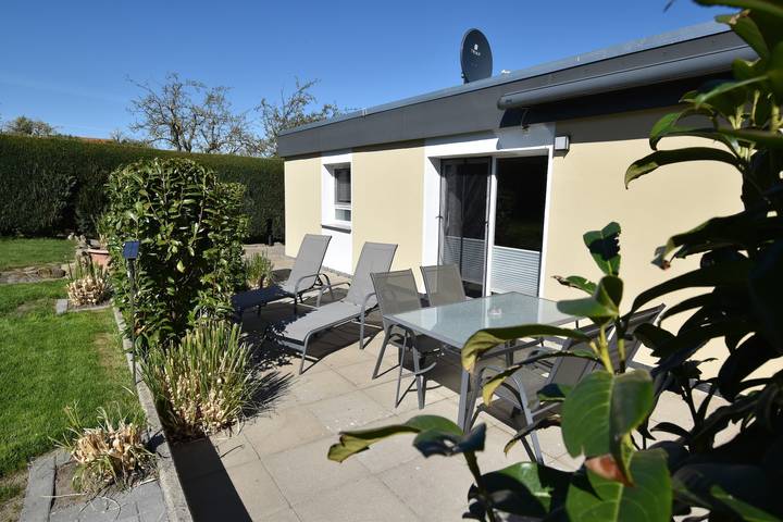 Bungalow für 5 Personen, mit Terrasse und Garten