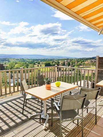 Gîte pour 6 personnes, avec balcon et jardin à Neulise