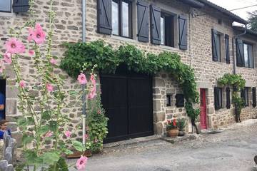 Gîte pour 5 personnes, avec jardin à Compreignac