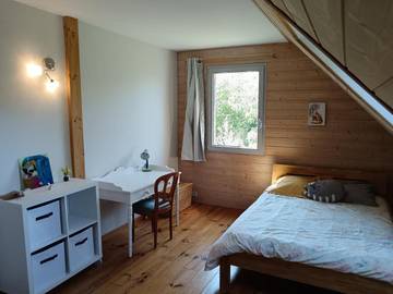 Gîte pour 2 personnes, avec terrasse ainsi que vue et jardin dans Arlay