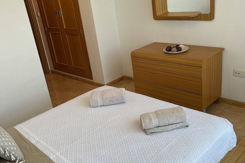 Apartamento entero, El Campello Duplex Penthouse 3 Bed with Sea, Beach, Marina & Mountain Views in Playa Carrer La Mar, Campello