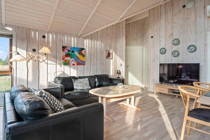 Schönes 4-Sterne-Ferienhaus in Nr. Lyngvig auf Holmsland Klit in Nørre Lyngvig, Hvide Sande