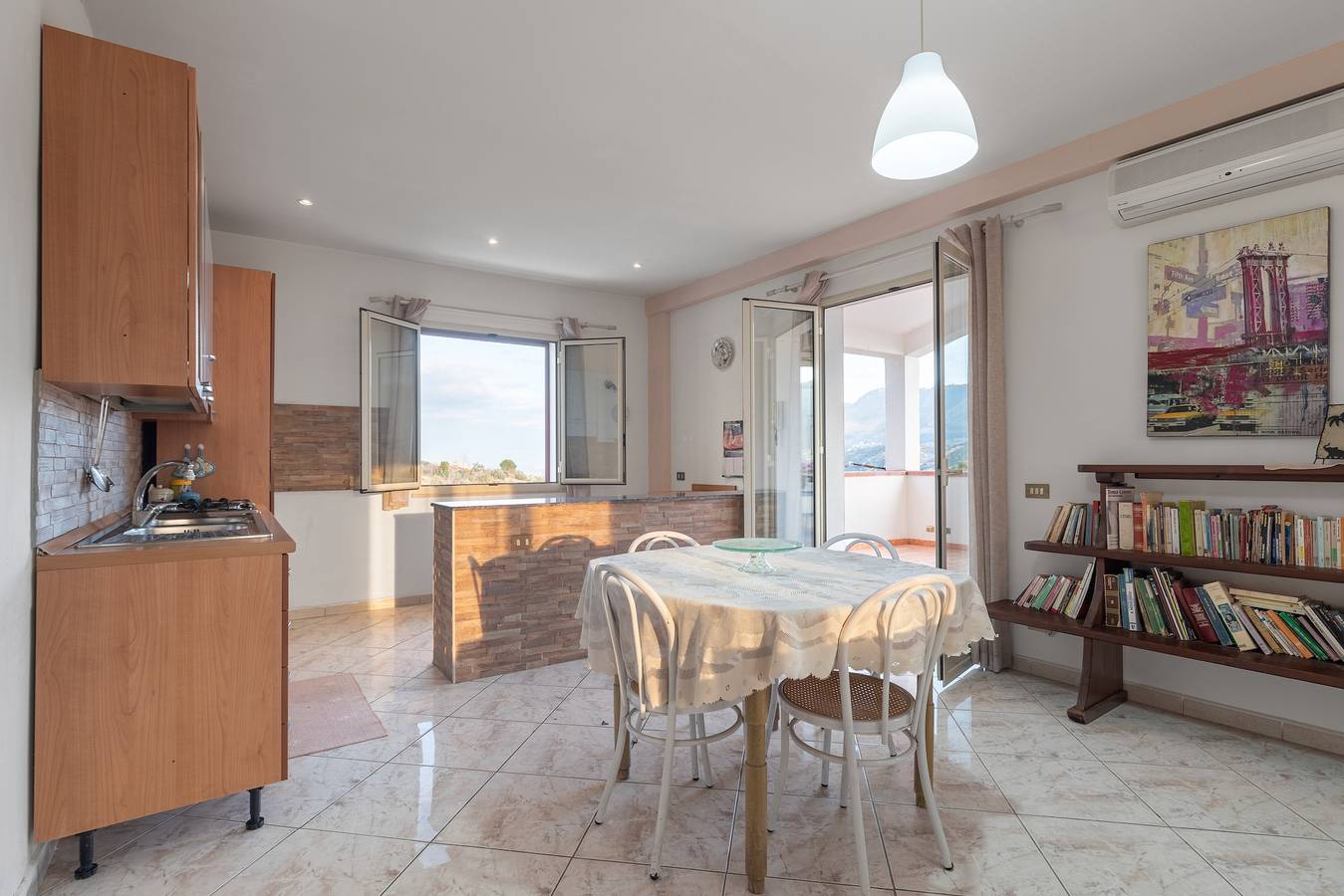 Appartamento "In Villa Marlory" con vista mare, 2 terrazze private e Wi-Fi in Monreale, Provincia di Palermo