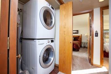 Vacation Apartment for 8 Guests in Steamboat Springs, Routt National Forest, Picture 2