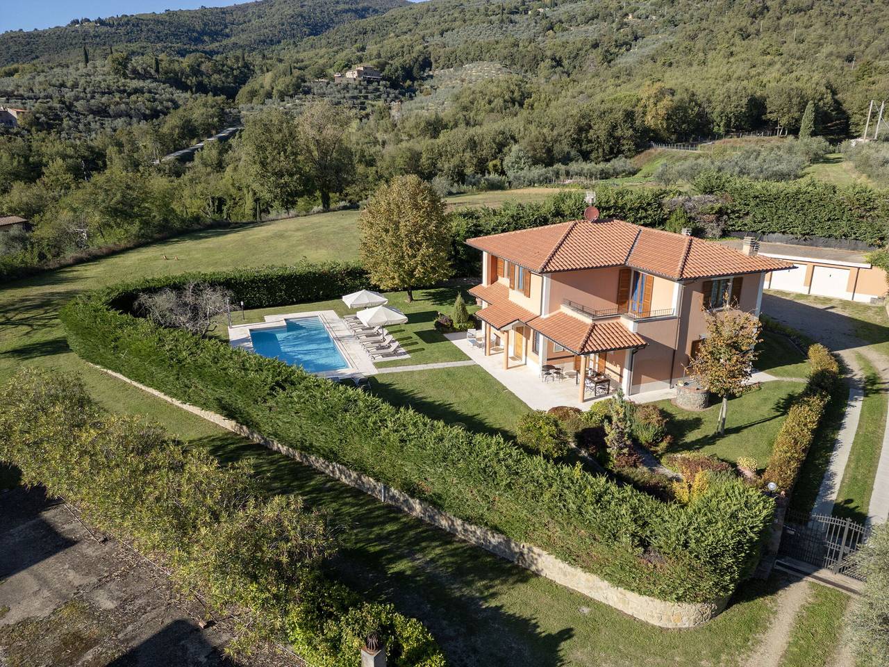 Casa Vacanza per 11 Persone in Loro Ciuffenna, Valdarno