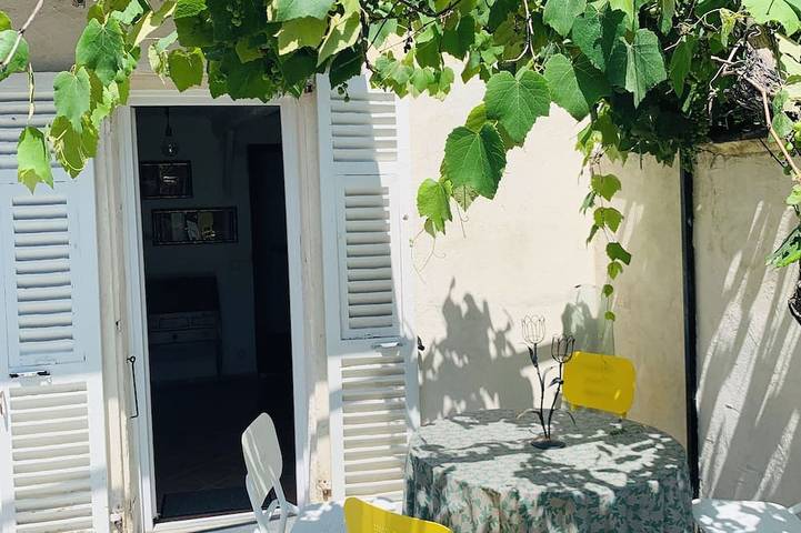 Location de vacances pour 2 personnes, animaux acceptés à Lucéram