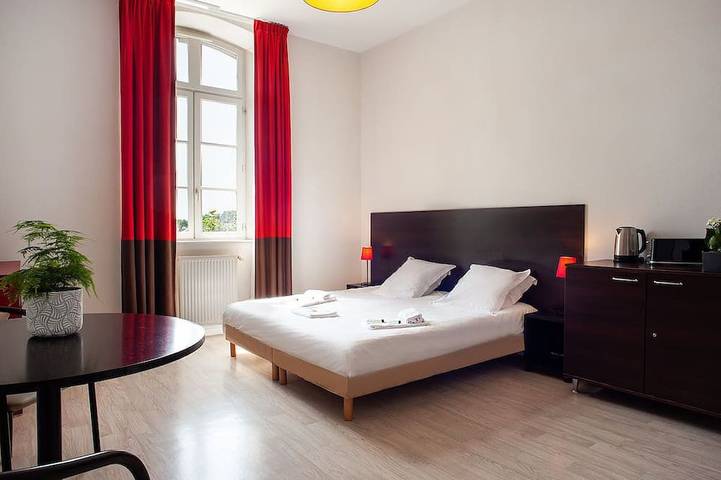 Ganze Wohnung, Studio Douillet Proche du Centre Ville | Piscine Extérieure Chauffée in Dinan, Dinan und Umgebung