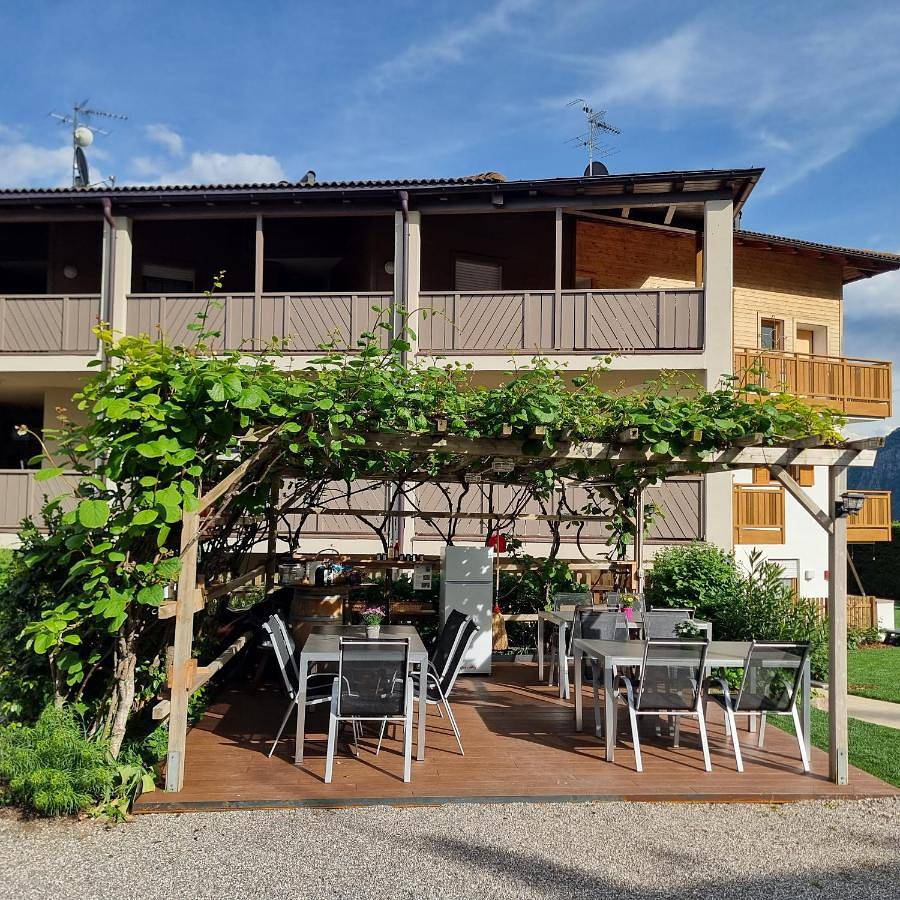 Ganze Wohnung, Apartment with Balcony in Andrian, Nonsberggruppe