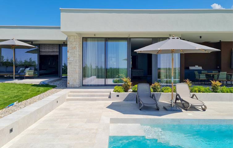 Ferienhaus für 5 Personen, mit Pool und Whirlpool sowie Sauna, mit Haustier