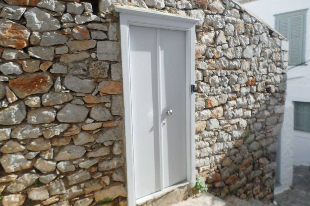 Traditional island house in the heart of Hydra in Hydra