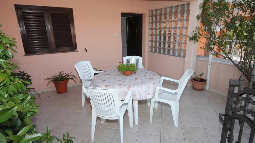 Ferienwohnung für 3 Personen, mit Terrasse