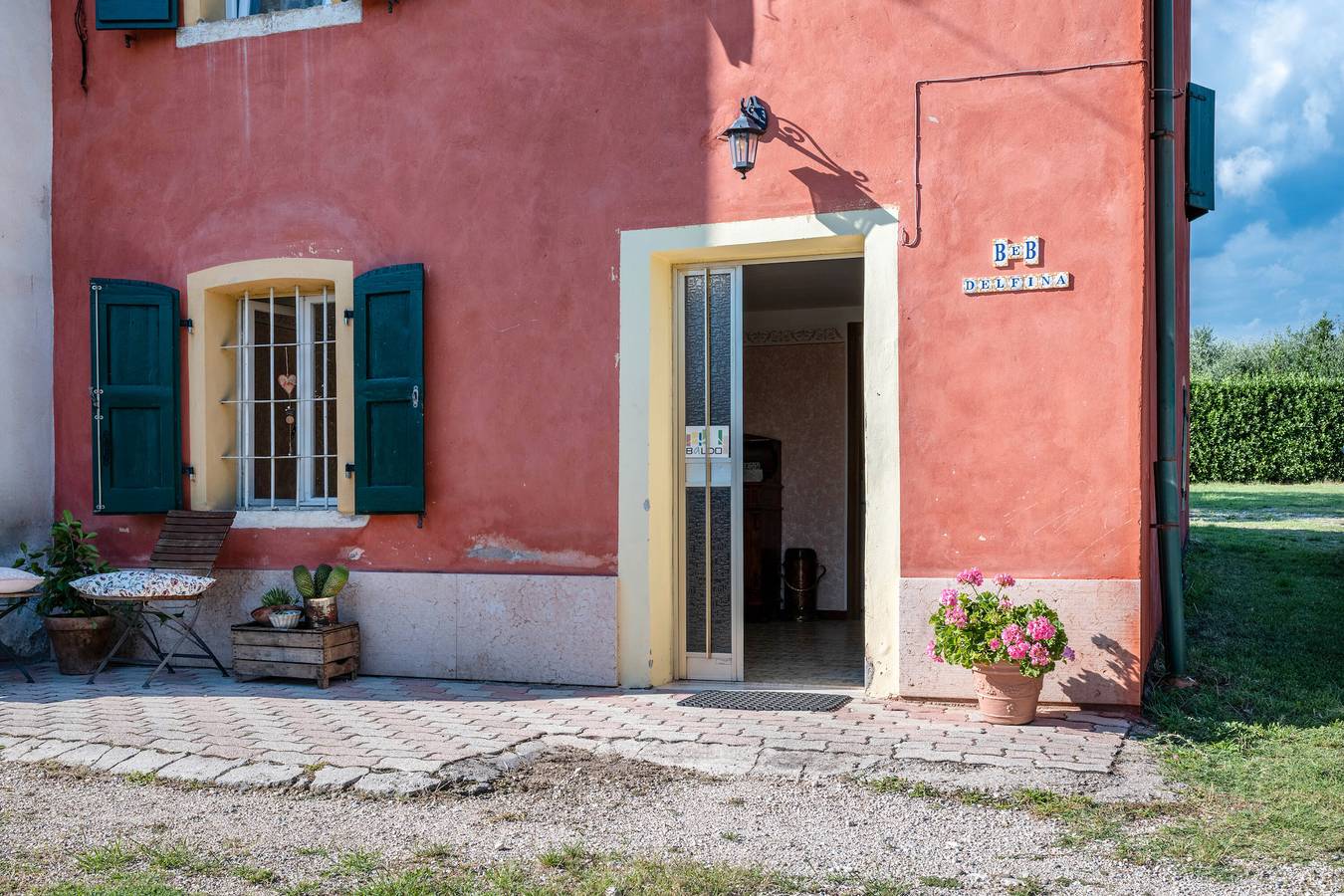 Holiday Home 'La Casa Di Delfina' with Private Garden in Caprino Veronese, Garda Mountains