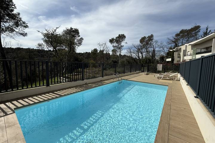 Ganze Wohnung, Ferienwohnung für 2 Personen mit Terrasse in Valbonne, Mittelmeerküste (Frankreich)
