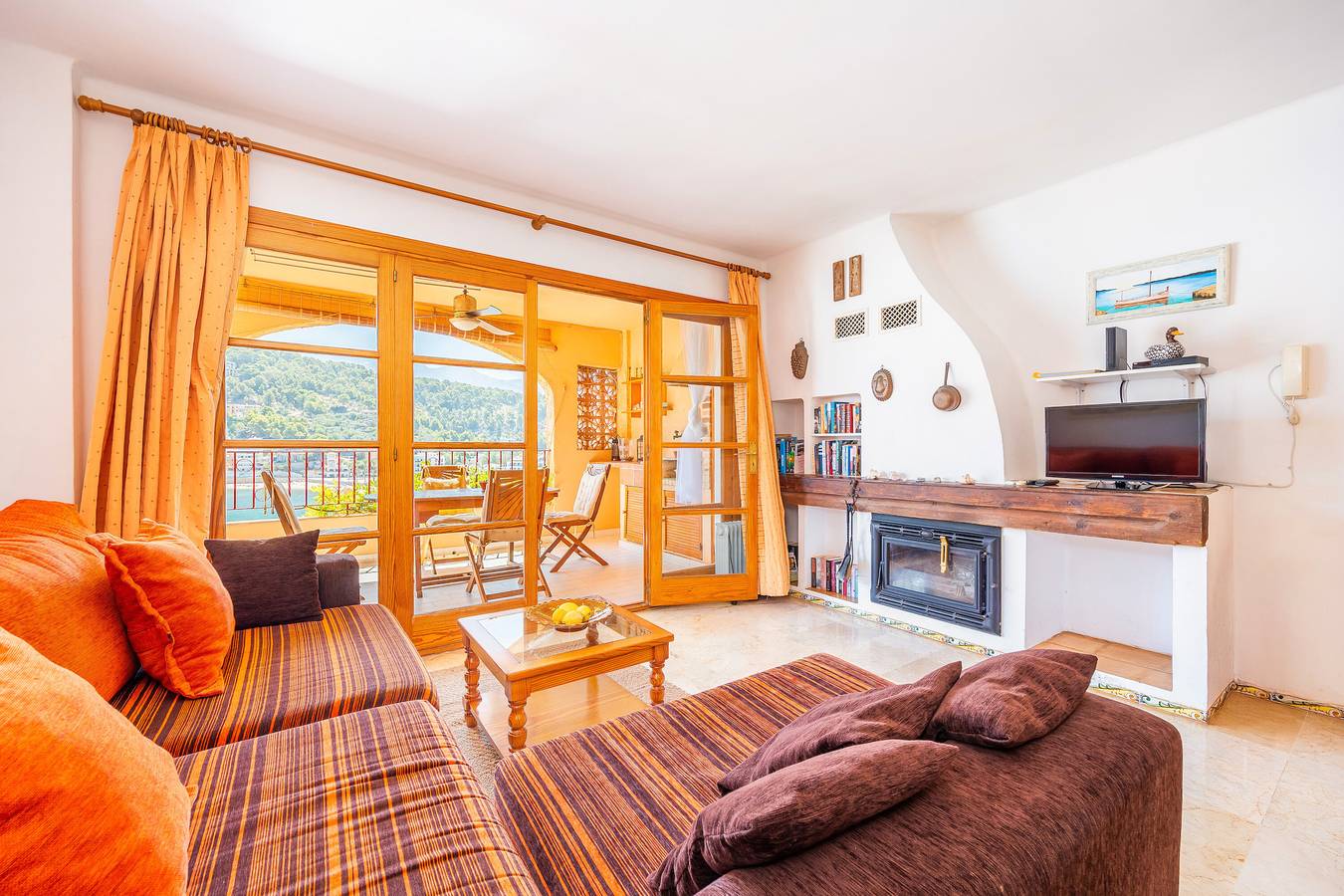 Entire apartment, Apartment 'Montemar 19' with Sea View, Shared Pool and Wi-Fi in Port de Sóller, Sóller