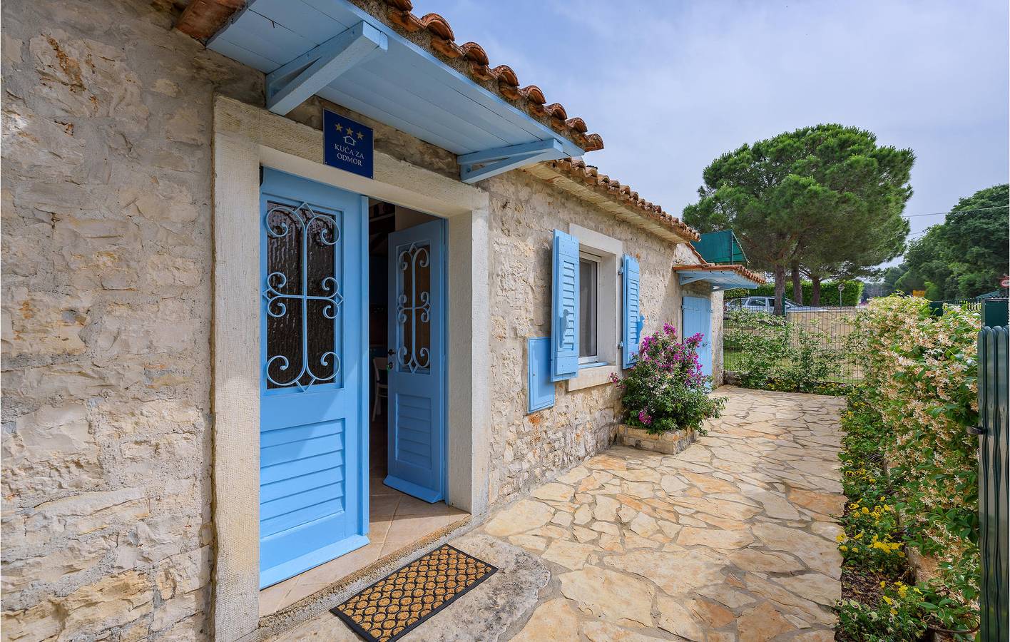 Gezellig appartement met terras, wifi en parkeergelegenheid vlakbij restaurant Captain Morgan in Vabriga, Tar-Vabriga