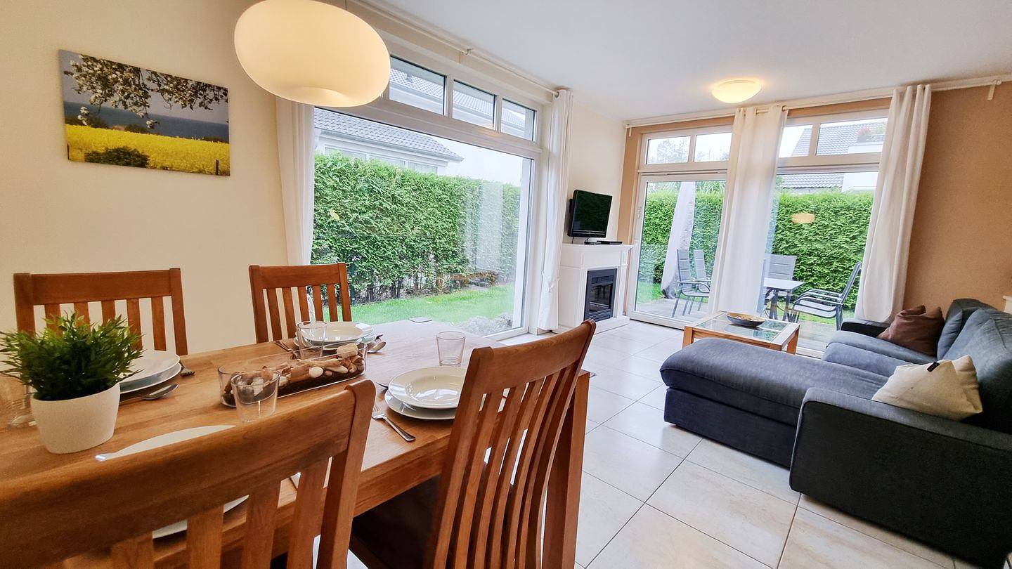 Ganze Wohnung, Ostsee Ferienwohnung Baltic Sunrise in 1. Reihe zum Strand in Kalifornien (Ostsee), Schönberg