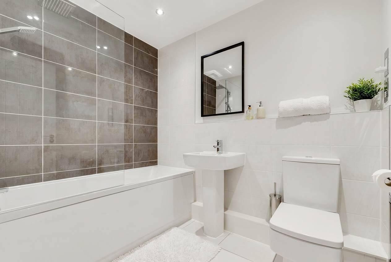 Entire apartment, Modern 1 Bed Flat in a Converted Mill w Parking in Leeds, West Yorkshire