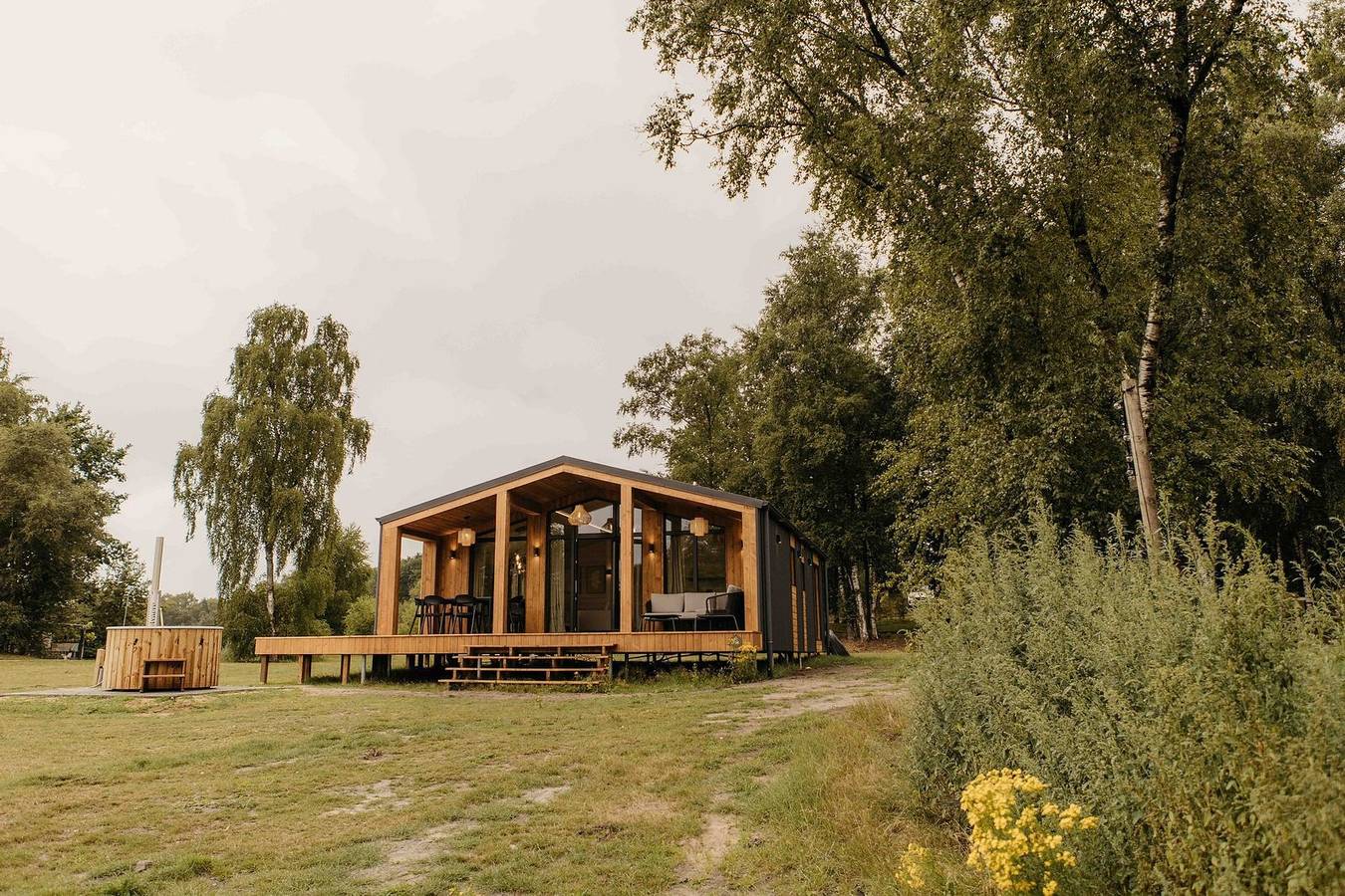 Wb Resort Gmbh — Beach View Scandi Scandi mit Hot Tub | 4 P in Wilsum, Landkreis Grafschaft Bentheim