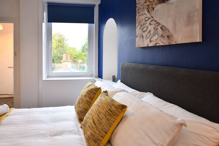 Ganze Wohnung, The Wee Lion -1 bed newly refurbished first floor flat in Troon in Troon, Firth Of Clyde