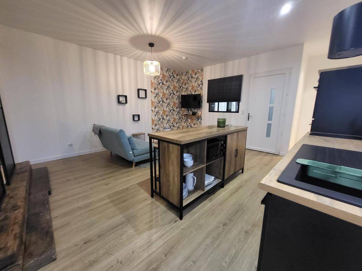 Appartement entier, One-Bedroom Apartment in Frangy, Région de Saint-Julien-en-Genevois