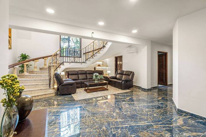 Casa señorial con piscina · Parque Natural del Garraf · Capacidad para 15 personas in Begas, Penedes DO