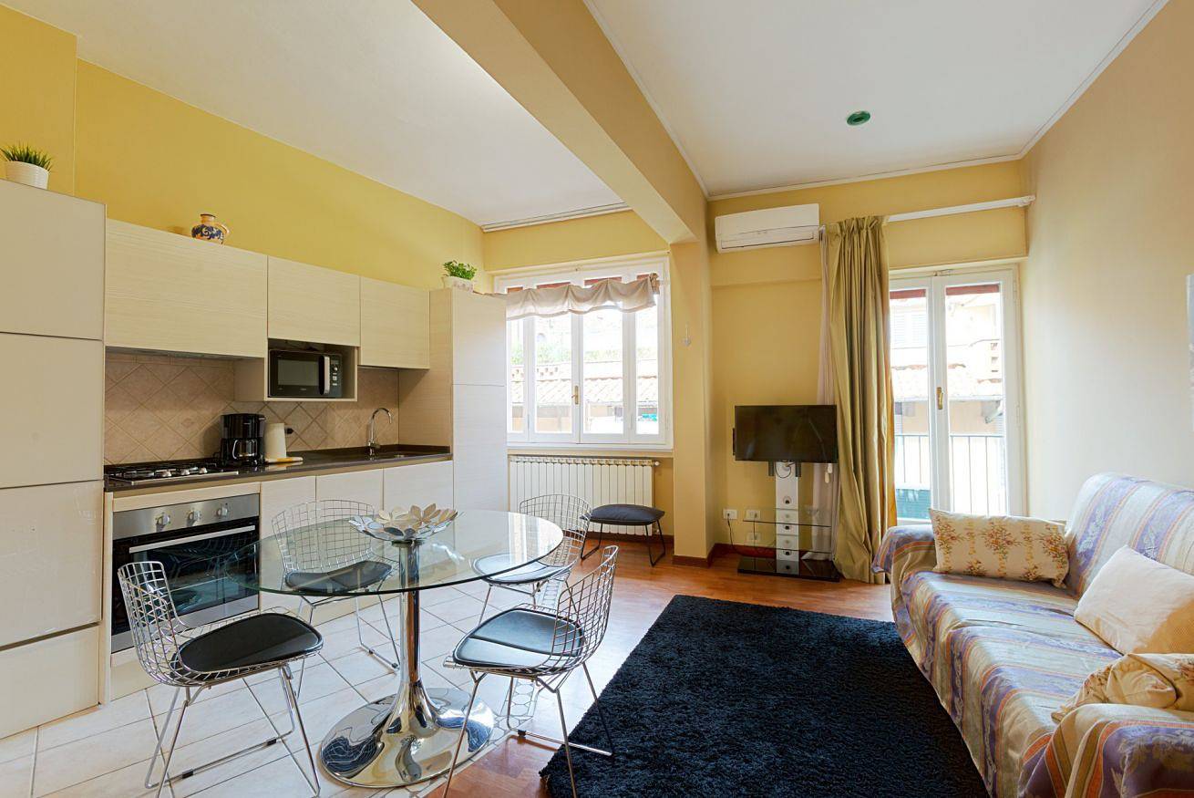 Entire apartment, Guesthost - Ponte Vecchio Elegant Dream in Florence city center, Florence
