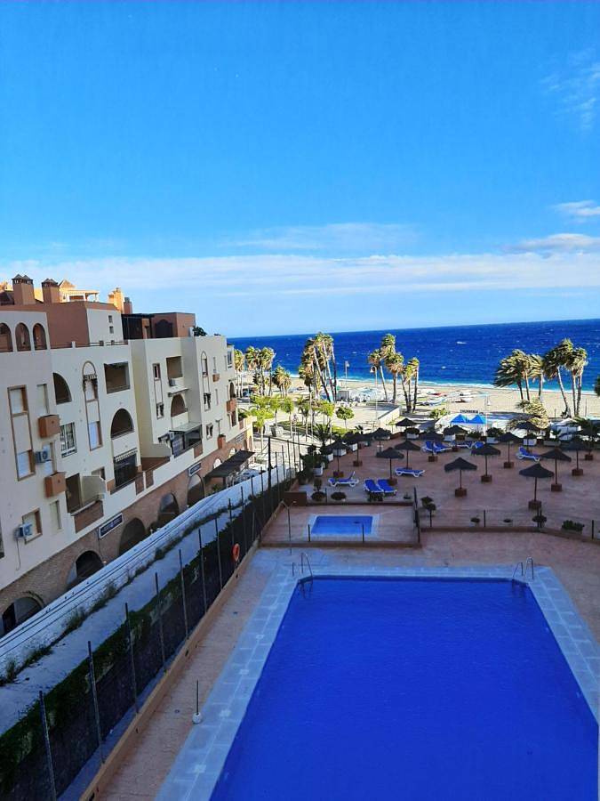 Apartamento de vacaciones para 4 personas, con jardín además de vistas y piscina - 1