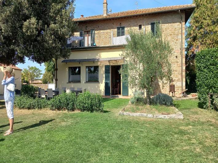 Agriturismo per 14 persone, con Terrazza e Piscina in Provincia di Arezzo