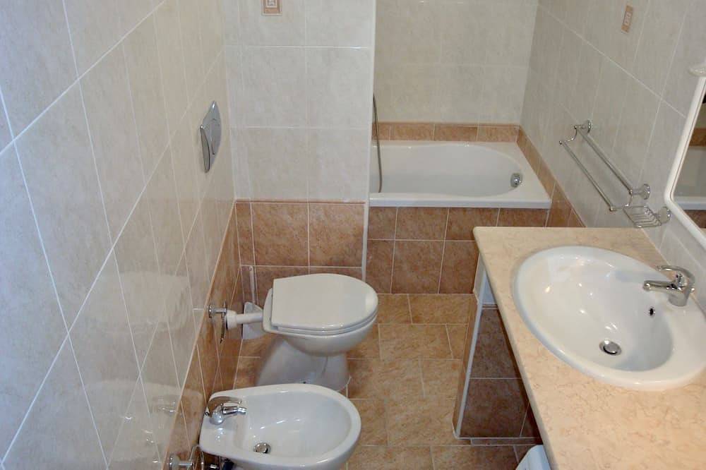Ganze Wohnung, Apartment nur wenige Schritte vom Meer entfernt, außergewöhnliche Aussicht, kostenloses Wlan, Parkplatz in Santa Caterina dello Ionio, Catanzaro Provinz