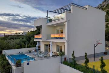 Ferienhaus für 6 Personen, mit Balkon, mit Haustier in Krvavica
