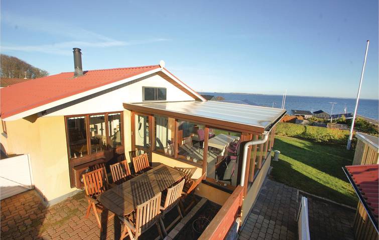 Ferienhaus für 4 Personen, mit Terrasse und Garten