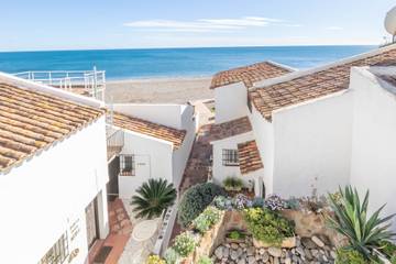 Holiday Home for 2 Guests in Estepona, Andalusia, Picture 3