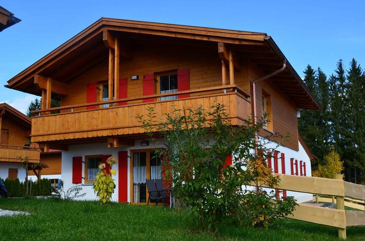 Ferienhaus für 8 Personen, mit Balkon und Terrasse sowie Garten und Sauna