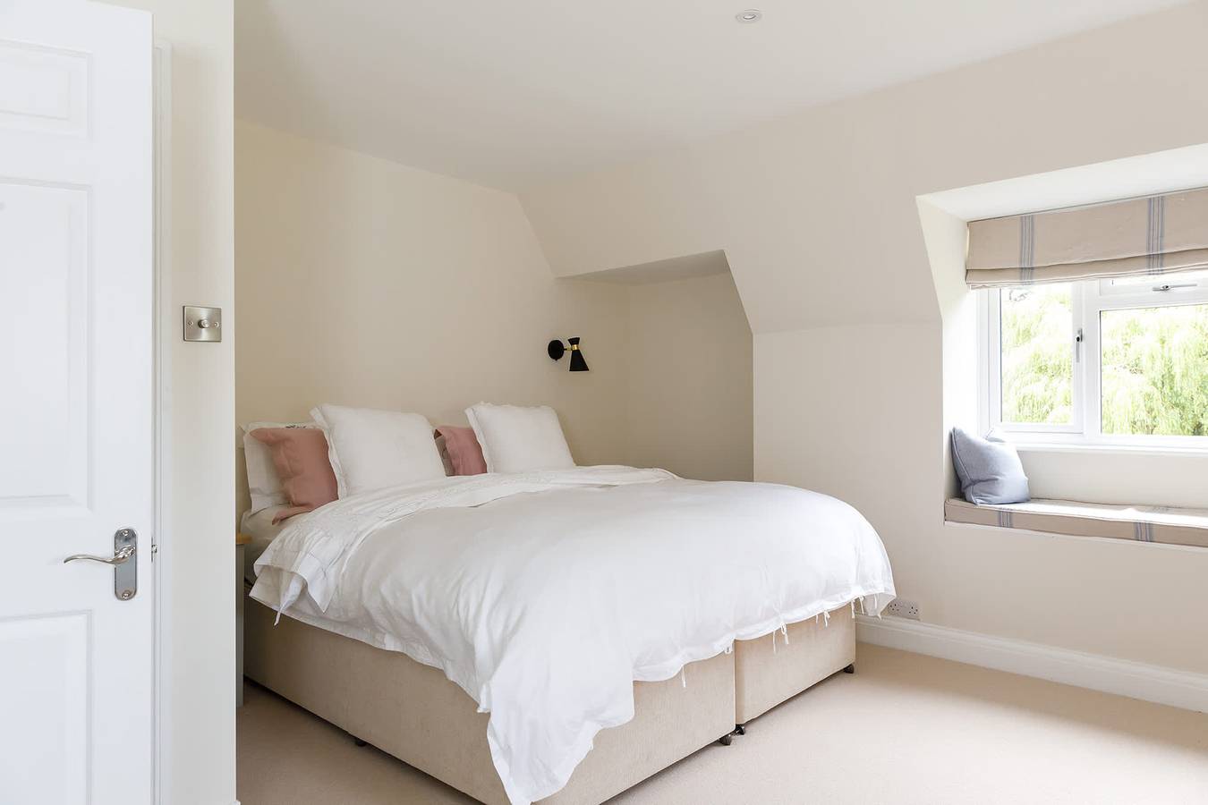 Stunning 5Br Home with Pool - 5 min to Beach in West Wittering, West Sussex