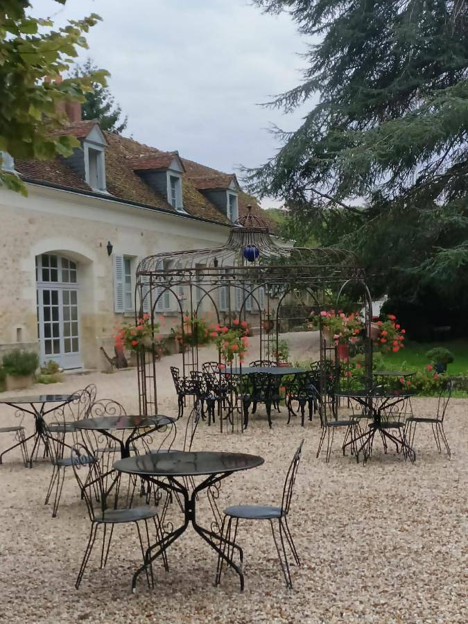 Location de vacances pour 2 personnes, avec Terrasse et Jardin ainsi que Piscine et Vue à Francueil